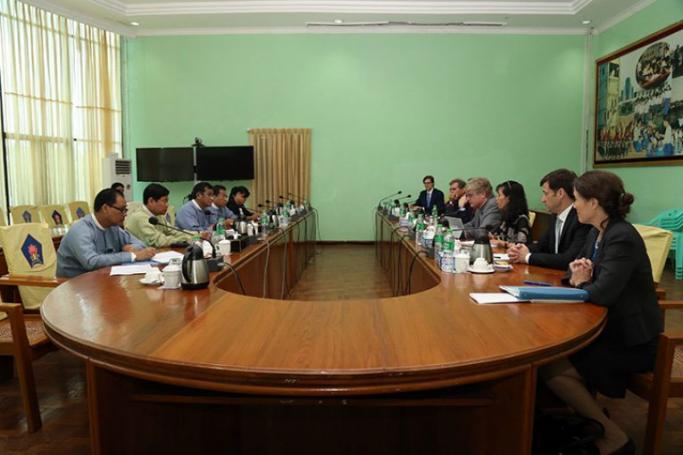 Deputy Minister U Soe Aung meets with a delegation led by the United State Acting Assistant Secretary Mr. Simon Henshaw. Photo: Myanmar News Agency
