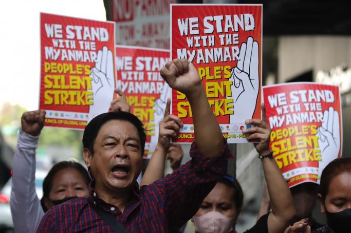 Filipino activists take part in a protest against the Myanmar military coup outside the Embassy of Myanmar in Manila, Philippines, 01 February 2023. Photo: EPA