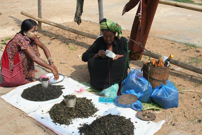 Tea sellers, Shan State. Photo: Pyjama
