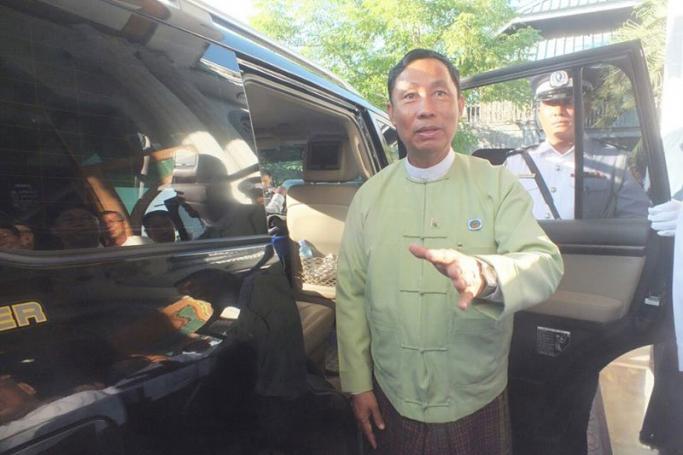 Myanmar Parliament Speaker Thura U Shwe Mann gets ready to head to the airport for a trip to the United States on April 30, 2015. Photo: Mizzima
