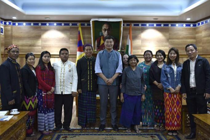 Tibetan exiled president Lobsang with the visiting Kachin delegation on Tuesday.
