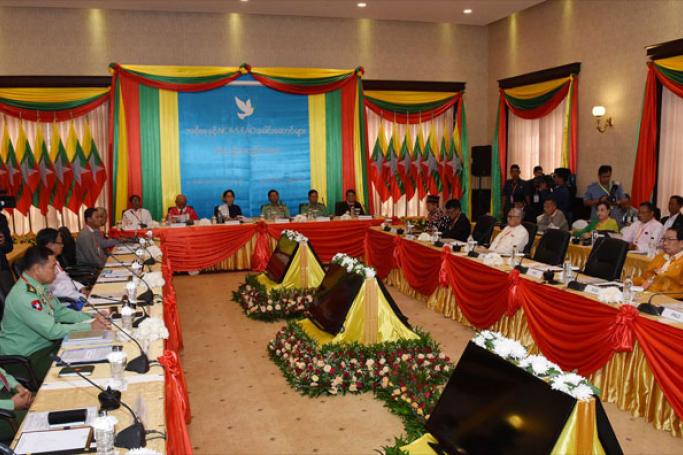 State Counsellor Daw Aung San Suu Kyi, Senior General Min Aung Hlaing and leaders from Nationwide Ceasefire Agreement Signatory Ethnic Armed Organizations attend a special meeting between the Union Government and NCA Signatory EAOs in Nay Pyi Taw yesterday. Photo: MNA