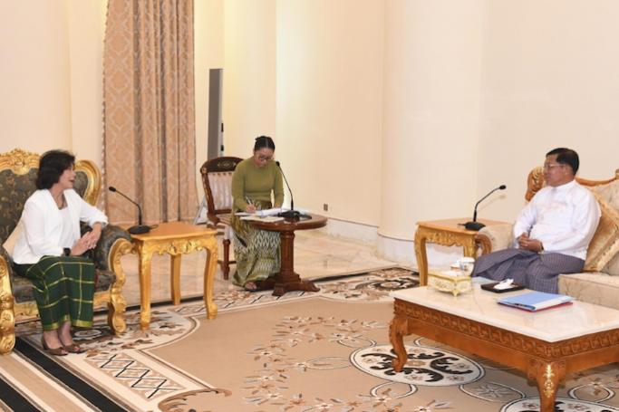United Nations' new special envoy for Myanmar Noeleen Heyzer (L) talking with Myanmar military chief and Chairman of the State Administration Council Senior General Min Aung Hlaing (R) during their meeting in Naypyitaw, Myanmar, 17 August 2022. Photo: MNA