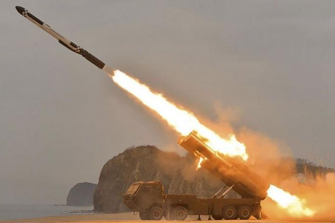 his picture taken on January 25, 2022 and released from North Korea's official Korean Central News Agency (KCNA) on January 28 shows what North Korea says is a long-range cruise missile test-fire conducted by the Academy of Defence Science of the DPRK at an undisclosed location. Photo: STR / AFP / KCNA VIA KNS