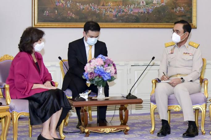 A handout photo made available by Royal Thai Government shows United Nation special envoy for Myanmar Noeleen Heyzer (L) talks to Thai Prime Minister Prayut Chan-o-cha (R) during a meeting at Government House in Bangkok, Thailand. Photo: EPA