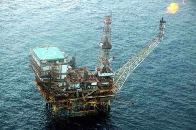 Oil rig photo by Sabri Elmhedwi/EPA 