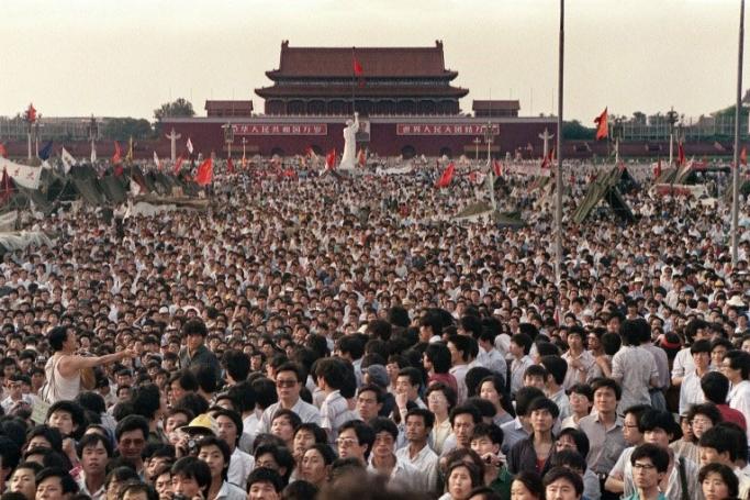 Pro-democracy protesters are gathered at Tiananmen Square on June 2, 1989. Photo: AFP