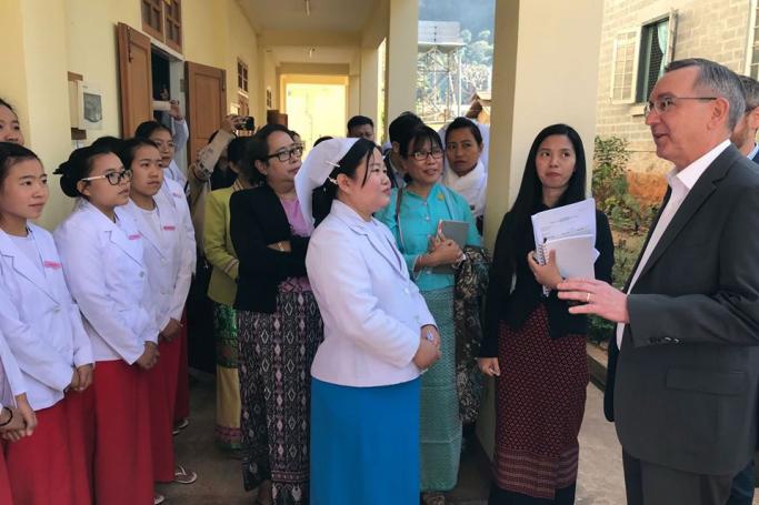 Ambassador Marciel commended nurses and midwives in Shan State for the vital role they can play as leaders and champions for equitable access to care and to ensure Health for all. Photo: U.S. Embassy Rangoon