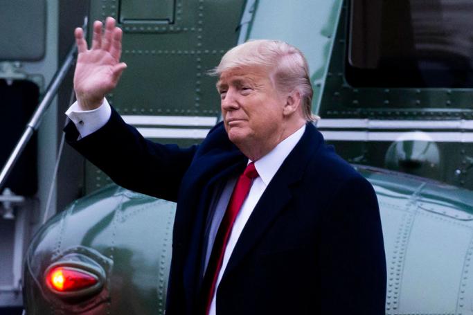 US President Donald J. Trump waves as he prepares to board Marine One on the South Lawn of the White House in Washington, DC, USA, 31 January 2020. Photo: EPA