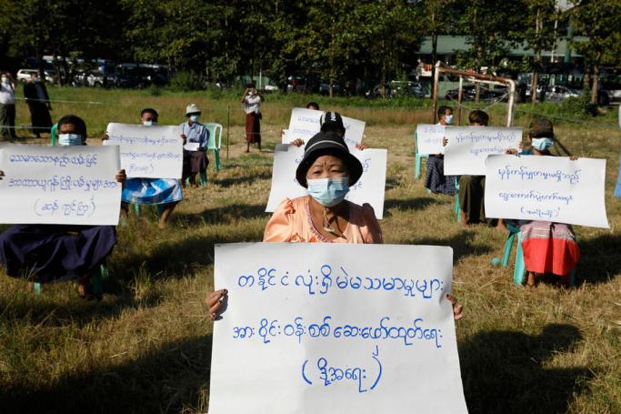 Supporters of the Union Solidarity and Development Party (USDP) protest in Yangon, Myanmar, 20 November 2020. Photo: Nyein Chan Naing/EPA