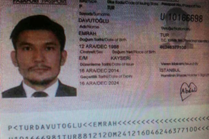 A handout picture released by the Thai Royal Police of an arrest warrant showing a passport of Turkish national bomb suspect, identified by Thai police as Emrah Davutoglu, in Bangkok, Thailand, 02 September 2015. Photo: Royal Thai Police/EPA
