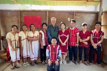 High Commissioner Grandi with the youth committee members at the Tham Hin Refugee Camp, Ratchaburi Province, Thailand. / Photo: UNHCR