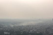 A general view shows the city engulfed in heavy smog in New Delhi, India, 22 October 2020. Photo: EPA