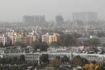 An aerial view shows the city engulfed in heavy smog in New Delhi, India, 17 March 2021. Photo: EPA