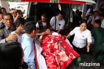 Karen State CM Nan Khin Htwe Myint injured in a car accident in July, arrived at Yangon Hospital. Photo: Thura/Mizzima
