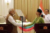 Indian Prime Minister Narendra Modi (L) shakes hands with Myanmar's State Counsellor Aung San Suu Kyi (R) during a joint press conference at the presidential house in Nay Pyi Taw, Myanmar, 6 September 2017. Photo: Hein Htet/EPA
