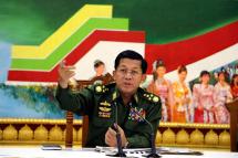 Senior General Min Aung Hlaing, commander in chief of the Myanmar Army talks during the meeting with journalists at Commander in Chief office in Naypyitaw, Myanmar, 21 September 2015. Photo: EPA
