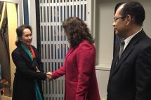 State Counsellor Daw Aung San Suu Kyi is welcomed by Ms Pascalle Grotenhuis, the Director of Protocol Department of the Ministry of Foreign Affairs, at the Schiphol Airport. Photo: MNA