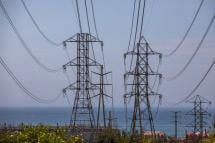 High tension towers are seen in Redondo Beach, California on August 16, 2020. Photo: AFP