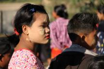 (File) In this file photo taken on January 25, 2019, Mro ethnic women with children displaced from the surge of fighting between ethnic armed rebel group of the Arakan Army and government troops take refuge at a compound of a Buddhist pagoda are seen during a government-organised visit for journalists in Buthidaung township in the restive Rakhine state. Photo: AFP