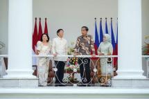 Philippine President Ferdinand Marcos Jr. and Philippine First Lady Louise Araneta Marcos meet with Indonesian President Joko Widodo and Indonesian First Lady Iriana Widodo on September 5, 2022. Photo: AFP
