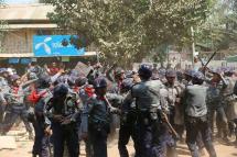 Police crack down on the students protest in Letpadan, Bago Region, Myanmar, March 10, 2015. Photo: Thet Ko/Mizzima
