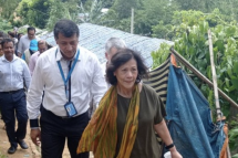 United Nations Special Envoy on Myanmar, Noeleen Heyzer (C) visits a Rohingya refugee camp in Ukhia on August 23, 2022. Photo: AFP