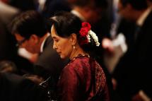 (File) Myanmar State Counselor Aung San Suu Kyi attends the APEC-ASEAN dialogue, on the sidelines of the 25th Asia-Pacific Economic Cooperation summit (APEC), in Danang, Vietnam, 10 November 2017. Photo: EFE-EPA
