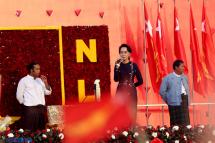 Myanmar opposition leader Aung San Suu Kyi (C), chairperson of National League for Democracy (NLD) party, delivers a speech during her election campaign rally in Yangon, on 01 November 2015. Photo: Hong Sar/Mizzima
