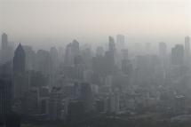 High-rise buildings are shrouded in smog and haze from heavy concentrations of fine particulate matter, in Bangkok, Thailand, 08 April 2023. Photo: EPA