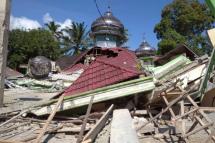 A collapsed mosque affected by the 6.2 magnitude earthquake in West Pasaman, West Sumatra, Indonesia, 25 February 2022. Photo: EPA