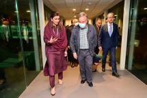 This handout picture taken and released on September 8, 2022 from the Ministry of Foreign Affairs shows Pakistan's Minister of State for Foreign Affairs Hina Rabbani Khar (L) walking with UN Secretary-General Antonio Guterres (C) after his arrival at Islamabad Airport in Islamabad. Photo: AFP