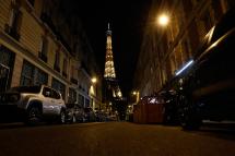 A street is deserted near the Eiffel Tower, at 9pm as part of a city-wide night time curfew in Paris, France, 23 October 2020. Photo: EPA