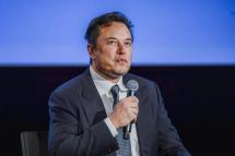 Tesla-founder Elon Musk speaks at a discussion forum during the Offshore Northern Seas (ONS) Conference, in Stavanger, Norway, 29 August 2022. Photo: EPA