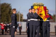 A handout picture provided by the British Ministry of Defence shows Pallbearers from the Royal Air Force Regiment carrying the coffin of Britain's Queen Elizabeth II at Edinburgh International Airport, in Edinburgh, Scotland, Britain, 13 September 2022. Photo: EPA