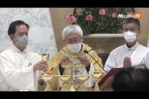 Embedded thumbnail for Elderly Hong Kong cardinal holds mass after court appearance