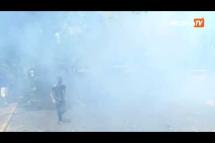 Embedded thumbnail for Police fire tear gas as thousands mob Sri Lanka PM&amp;#039;s office