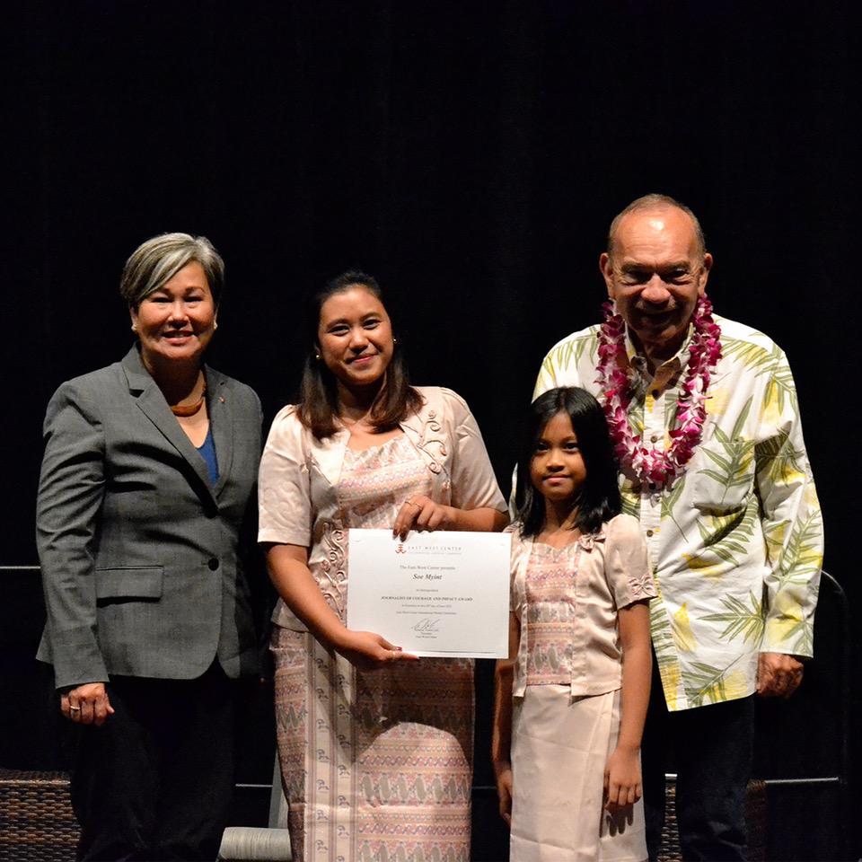 Kywe Kywe Htun receives the award at the conference in Honolulu on behalf of Mizzima Editor-in-Chief Soe Myint and Mizzima